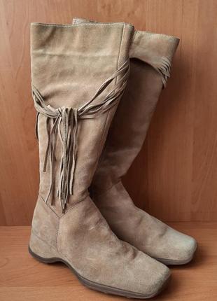 Женские замшевые сапоги
