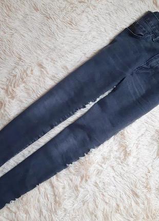 Якісні вузькі джинси від gap