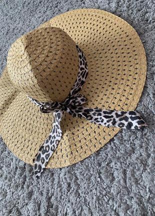 Гарний капелюх з леопардовою стрічкою2 фото