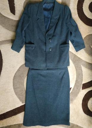 Женский шерстяной пиджак + юбка темно-серого цвета с плотной шерсти.