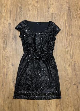 Платье праздничное / короткое платье / платье в паетках