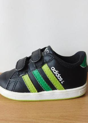 Кросівки adidas 20 р. устілка 13 див.1 фото