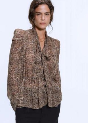 Шикарна блуза фірми zara
