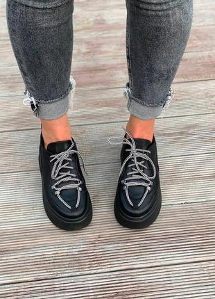 Шкіряні кросівки ручної роботи