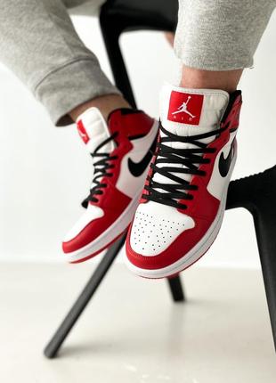 Классные трендовые мужские высокие кроссовки nike air jordan 1 retro red красные с белым9 фото