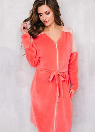 Халат бархатный на молнии с кружевом victoria