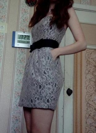 Платье с кармашками