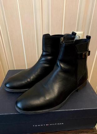 Кожаные ботинки