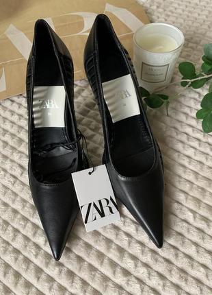 Шикарные туфли лодочки на шпильке zara9 фото