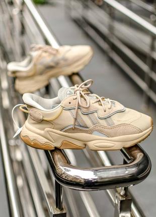Жіночі кросівки адідас бежеві adidas