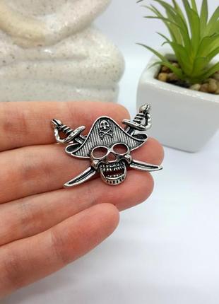 ☠️🌊 цікава брошка "череп пірат" срібляста значок брошка веселий роджер7 фото