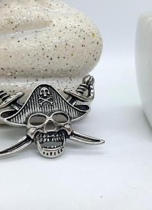 ☠️🌊 цікава брошка "череп пірат" срібляста значок брошка веселий роджер5 фото