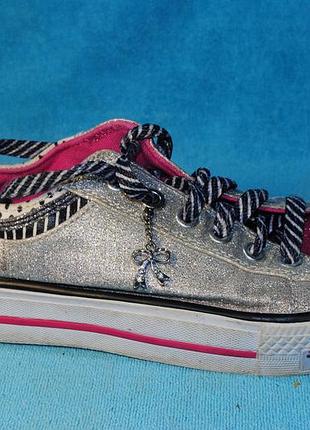 Skechers миготливі кеди 35 розмір