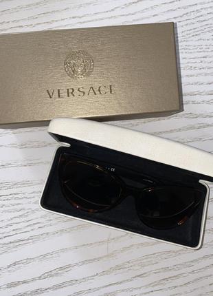 Сонцезахисні окуляри versace