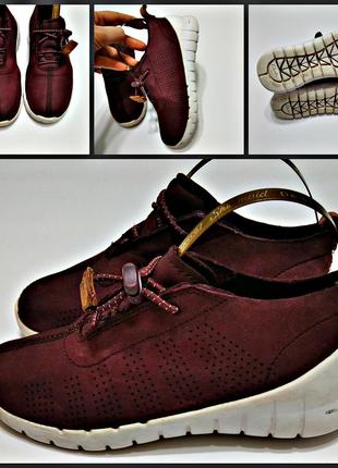 Продам красовки clarks