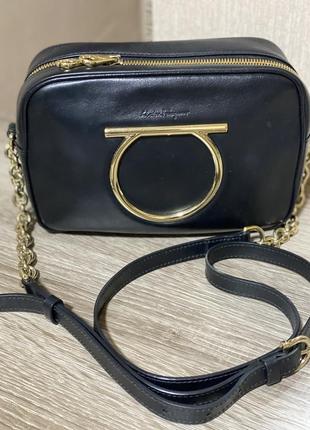 Сумка чёрная salvatore ferragamo оригинал5 фото