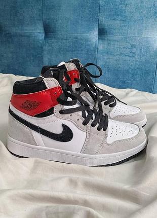 Кросівки nk air jordan 1 high retro “light smoke grey”  кроссовки