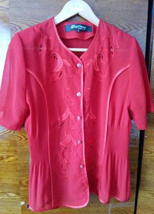 Ошатна червона блуза з вишивкою1 фото