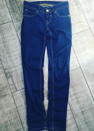 Круті джинси stradivarius 25р