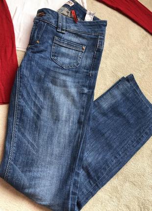 Джинсы