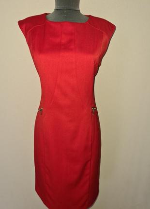 Червоне плаття