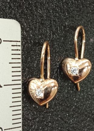 Серьги петля в виде сердца с вставкой из фианита2 фото