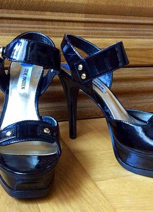 Много летней обуви!!! новые босоножки steve madden