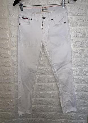 Белые джинсы tommy hilfiger