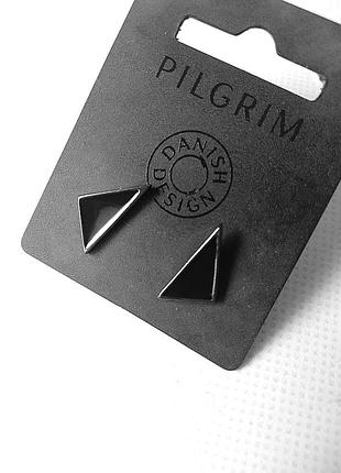 Серьги гвоздики покрытие цветная черная эмаль  pilgrim