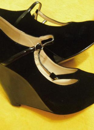 Шикарні чорні туфлі3 фото