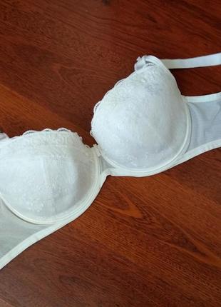 75-f+ белоснежный бюст wonderbra chic lace6 фото