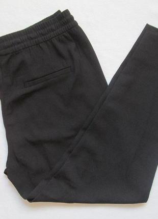 Шикарні модні стильні фактурні чорні штани джогерры h&m7 фото