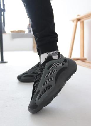 Чоловічі кросівки adidas yeezy boost 700 v3 black