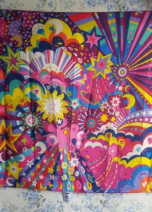 Яскрава хустка, бандана оптиміста, сонце і зірки