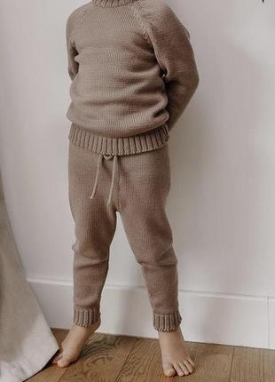 В‘язаний дитячий костюм