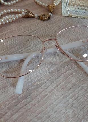 Дуже красиві, стильні окуляри pierre cardin оправа прикрашена кристалами swarovski і эмалю