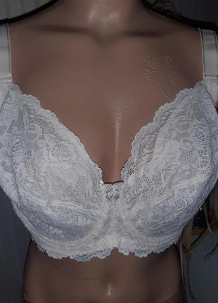 Бюстгальтера