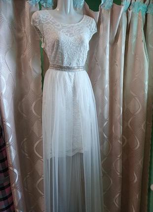 Біле плаття