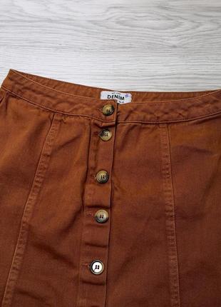 Горчичная джинсовая юбка трапеция на пуговицах5 фото