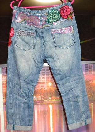 Моднве укороченные джинсы с вышивкой4 фото