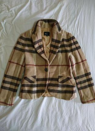 Стильный шерстяной пиджак в стиле barberry