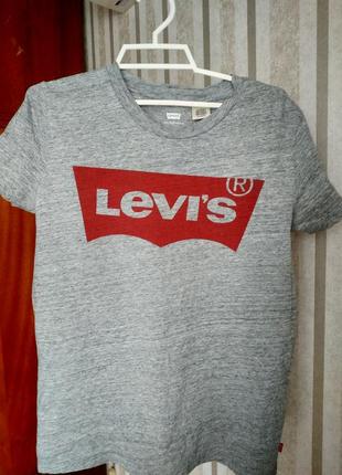 Футболка levis  оригинал