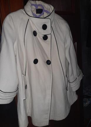 Пальто півпальто жіноче біле 48 р veale