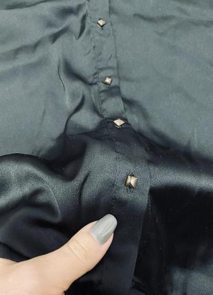 Прекрасна чорна атласна блузка4 фото