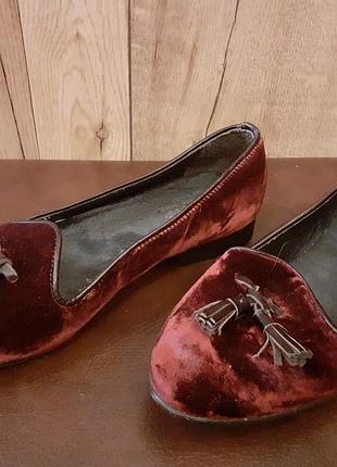 Розкішні оксамитові туфлі