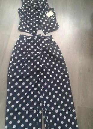 Ошатний .костюм брючний темно-синій в горох м.