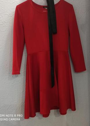 Платье с поясом