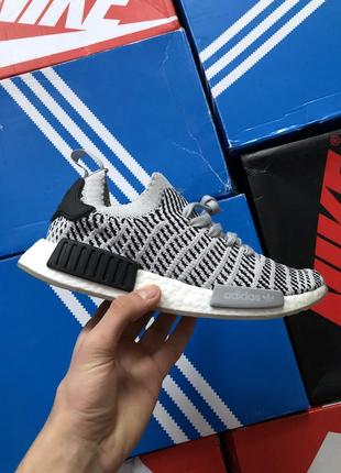 Кросівки adidas nmd r1 оригінал чоловічі літні 40,5