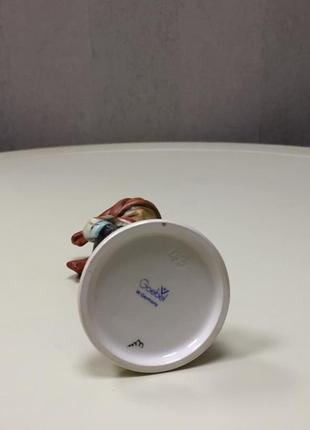 Статуэтка goebel hummel «march winds (мартовский ветер)», № 43.