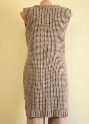 Удлинённый трикотажный жилет свитер без рукавов